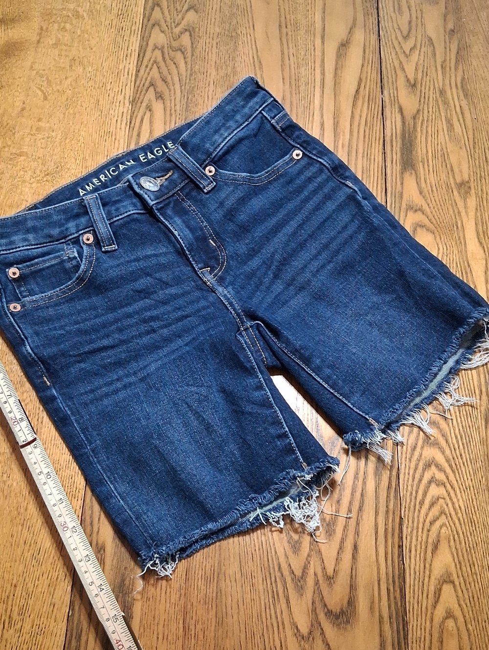 AMERICAN EAGLE JEAN SHORTS  WOMENS 00 BLUE SKINNY BERMUDA Used Denim THE DREAM